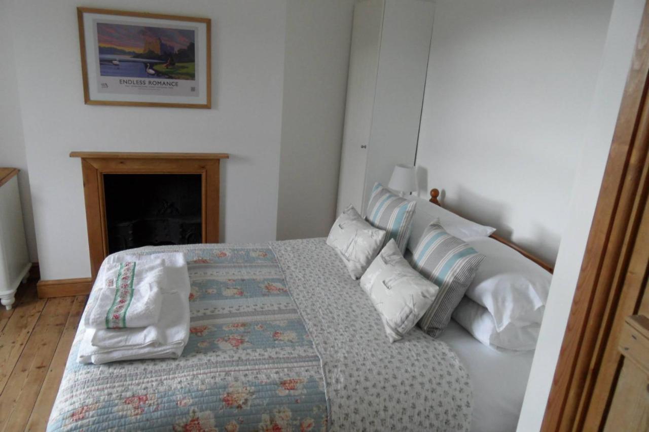 Farthings Hook Mill Holiday Cottage Henrys Moat Exterior photo